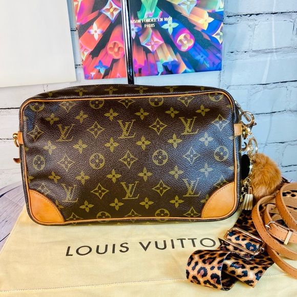 Louis Vuitton Compiegne 28 crossbody bag with straps and bag charm dust bag - Picture 3 of 16